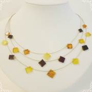 【送料無料】リトアニア琥珀ネックレス・3連ワイヤーネックレス・四角マルチカラー(内側ー約43cm)｜中村宝飾ネット